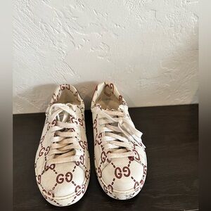 Authentic men’s Gucci shoes
